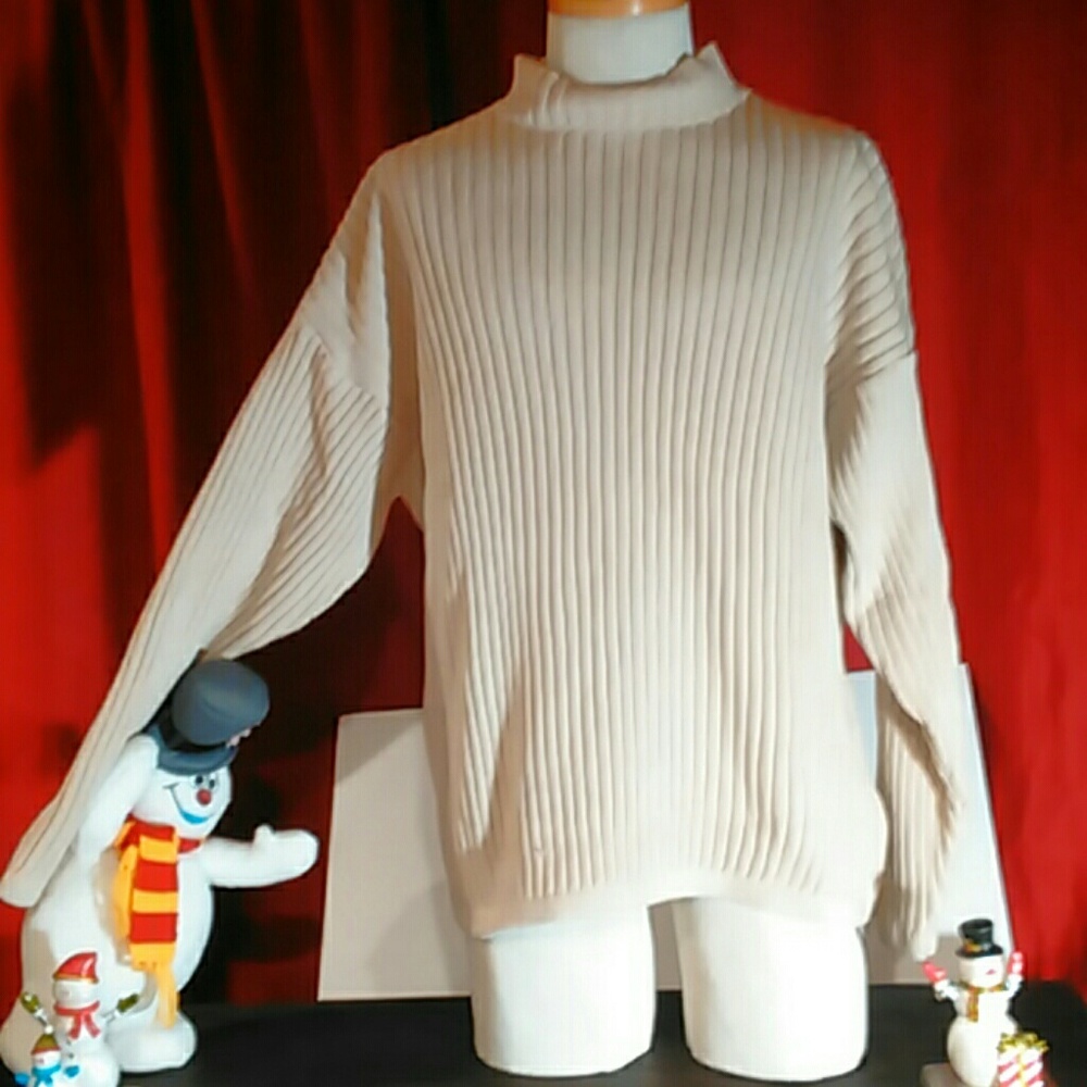 Guess turtleneck sweater